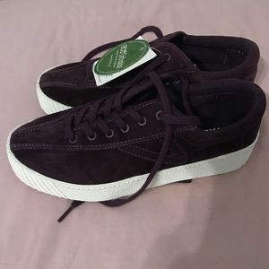 PURPLE MAUVE SUEDE TRETORN PLATFORM SNEAKERS